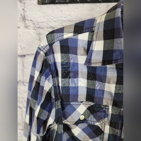 Eighty Eight brand casual button up shirt with plaid pattern Size Medium - Picture 3 of 4
